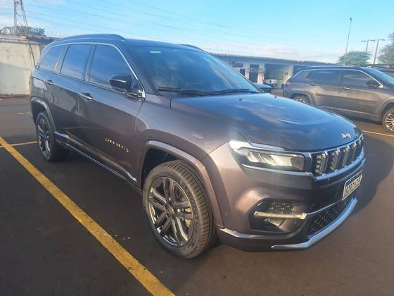JEEP COMMANDER 2.0 HURRICANE 4 TURBO GASOLINA OVERLAND AT9 JEEP COMMANDER 2.0 HURRICANE 4 TURBO GASOLINA OVERLAND AT9